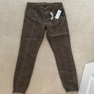 Kut from the Kloth ankle skinny pants with flared bottom. Brand new with tags